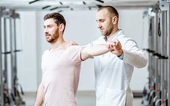 poeple training in gym